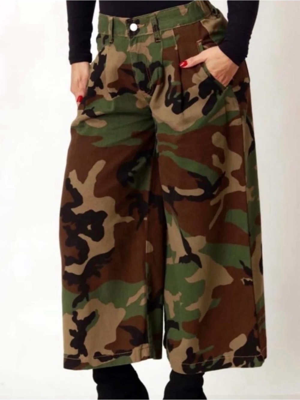 Wide-Leg Camouflage Cropped Pants - Green Camo